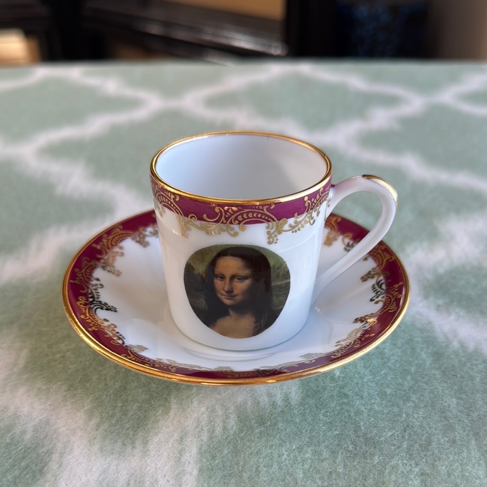 France miniature Mona Lisa cup and Saucer Set white and red gold